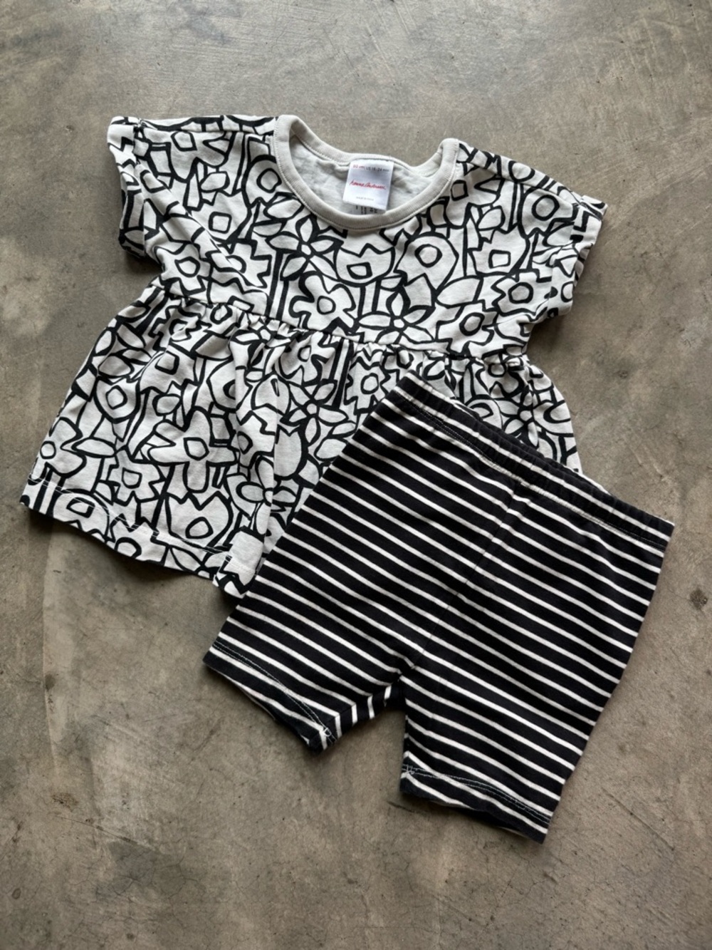 Baby Tunic Top & Shorts Set - Picture 6 of 7